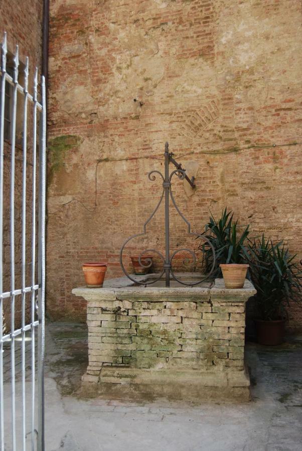 Antica Dimora Del Buongoverno Hotel Siena Buitenkant foto