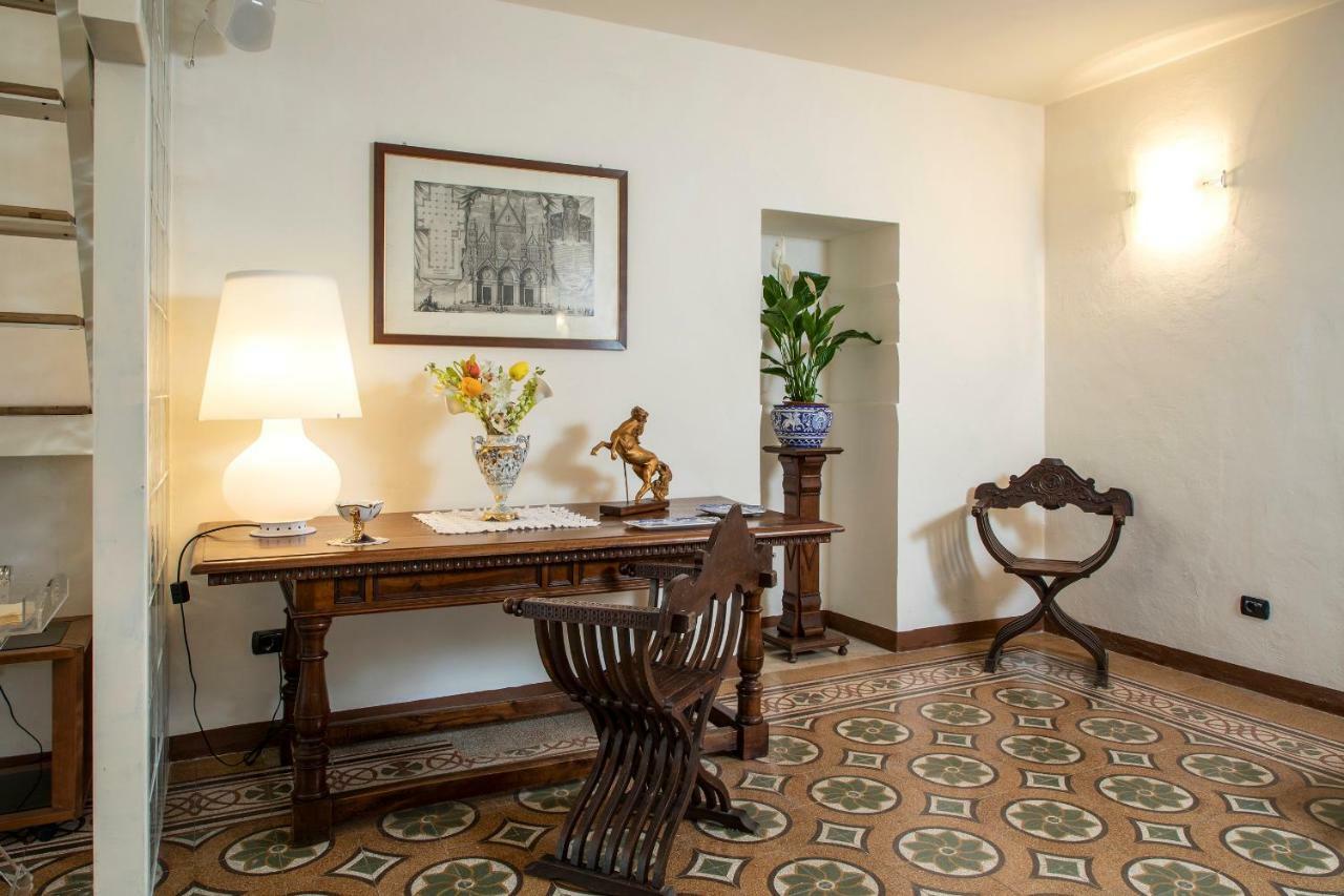 Antica Dimora Del Buongoverno Hotel Siena Buitenkant foto