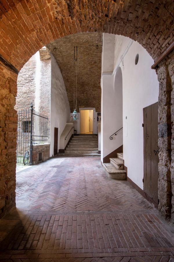Antica Dimora Del Buongoverno Hotel Siena Buitenkant foto